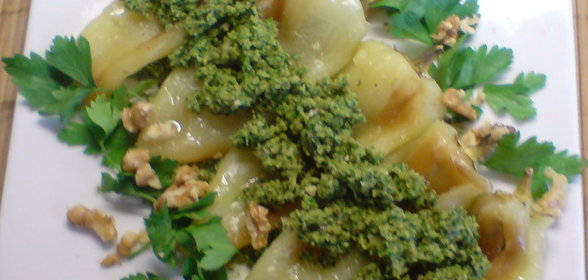 Запечённые перцы под ореховым песто