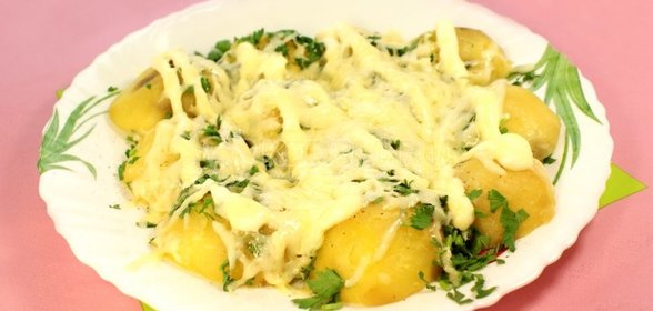 Картофель под плавленным сыром