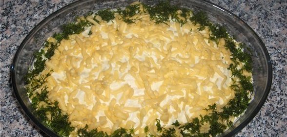 Запеченая семга под зеленым соусом