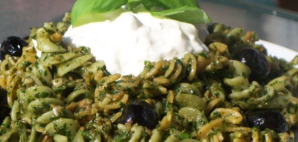 Макароны с семечками и шпинатным песто-фермерский вариант !!!