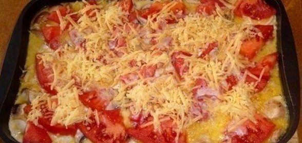 Свинина, запеченная с овощами под соусом бешамель