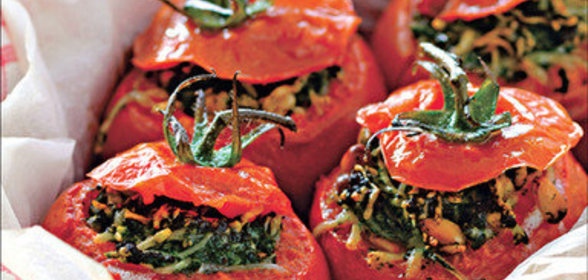 Помидоры, фаршированные шпинатом и сыром