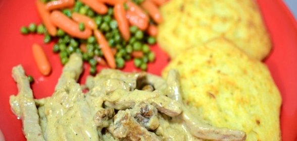Мясо тушеное с лисичками