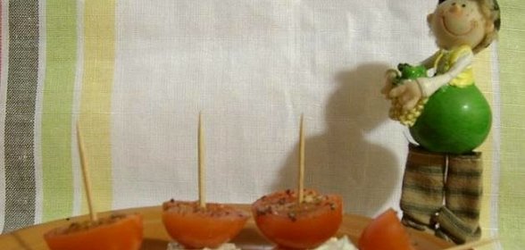 Канапе с черри и сыром