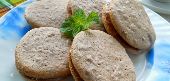 Бисквитное печенье с джемом и сгущенкой