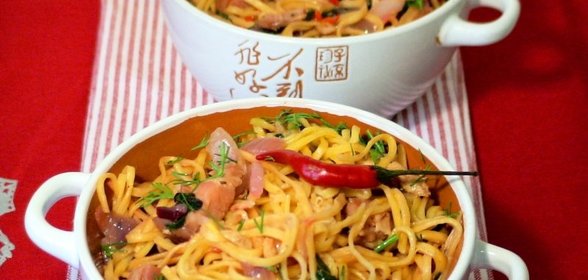 Яичная лапша с грудинкой