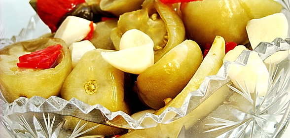 Острые соленые зеленые помидоры (заготовка на зиму)