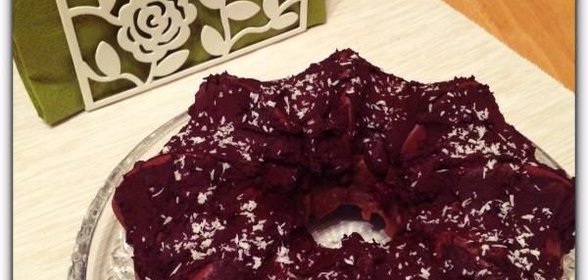 Шоколадный кекс с вишней и орехами