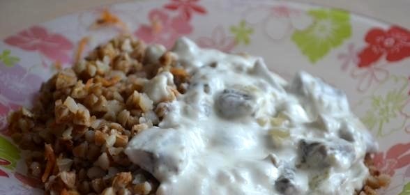 Грибной соус из шампиньонов со сливками