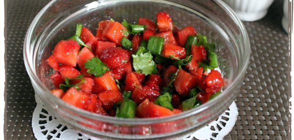 Острая клубничная сальса