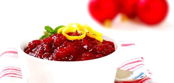 Клюквенно-мандариновый соус с имбирем и изюмом