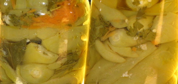 Маринованный острый перчик по армянски