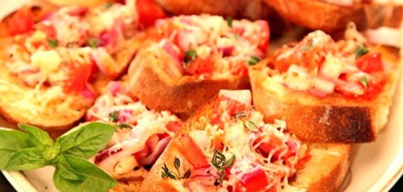 Брускетта классическая и с грибами