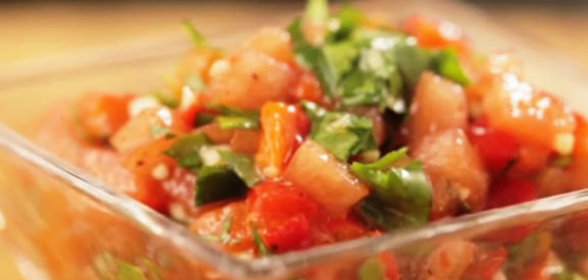 Сальса из печеного перца с томатами