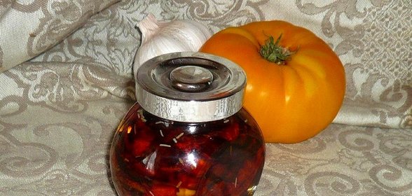 Вяленые помидоры с розмарином и чесноком