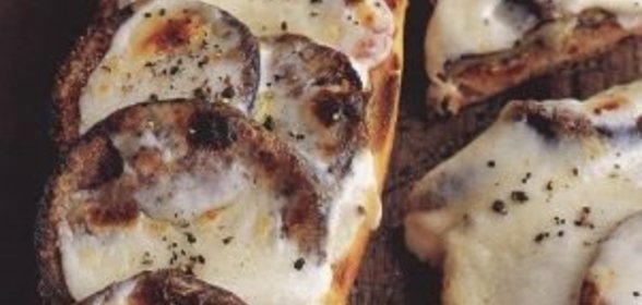 Бутерброд с баклажаном и сыром