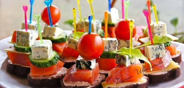 маленькие бутерброды (канапе)