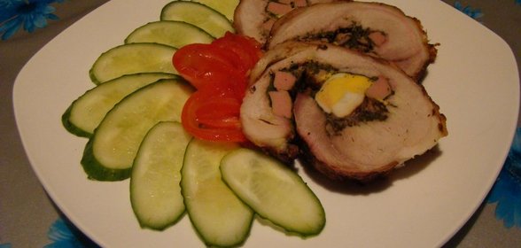 Свиное филе, фаршированное колбасой и шпинатом