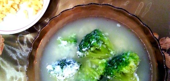 Суп из брокколи с яйцом