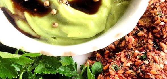 Соус из авокадо с кориандром