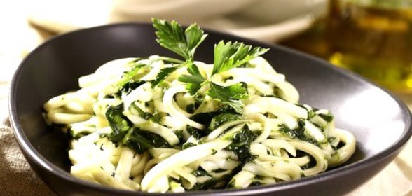 Быстрый соус из петрушки и пармезана