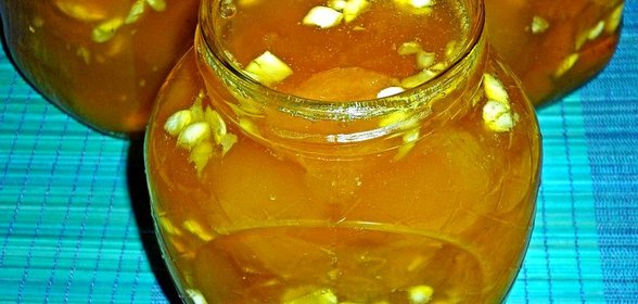 Абрикосовое варенье с ядрышками