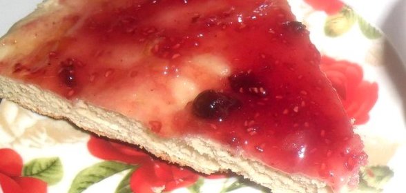 Очень вкусный пирог с малиновым джемом