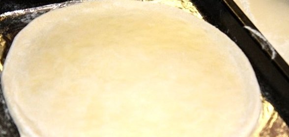 Тонкое бездрожжевое тесто для пиццы