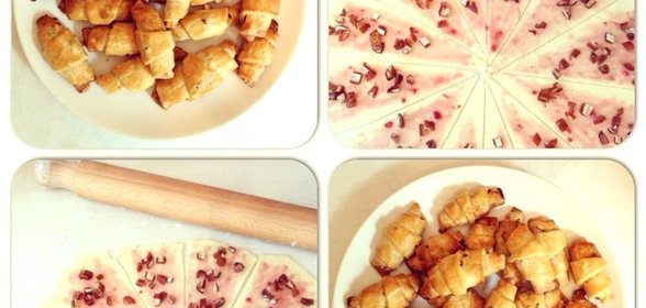 Творожные рогалики с малиновым джемом и финиками