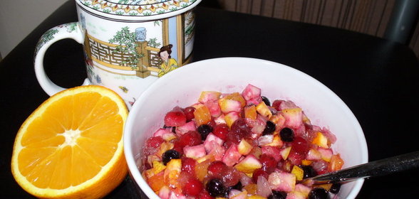 Сливки взбитые с бисквитом, печеньем, вареньем