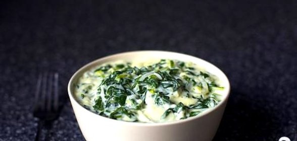 Сливочный соус с луком и мангольдом