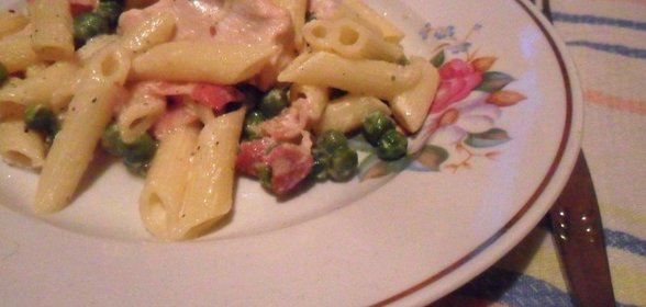 Пенне с курицей в сливочном соусе