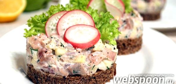Тартар из сельди с яблоками