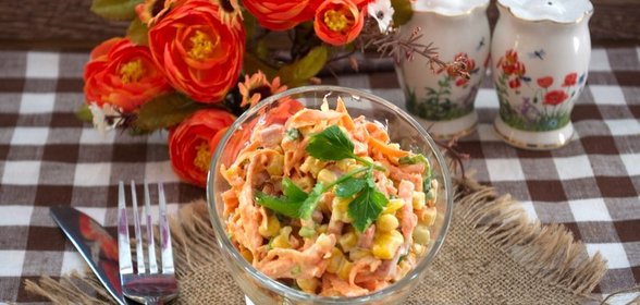 Салат с кукурузой консервированной