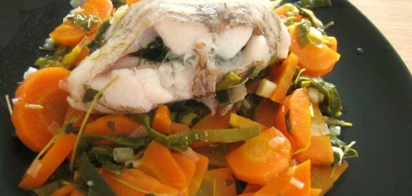 Запеченная камбала с овощами