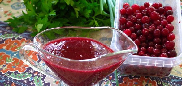 Соус из клюквы к мясным блюдам