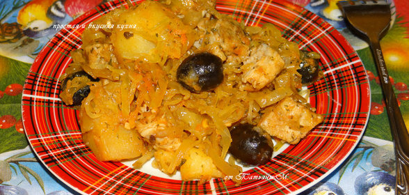 Солянка из квашеной капусты, свинины и маслин
