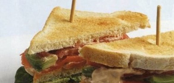 Бутерброды закусочные с лососем и авокадо