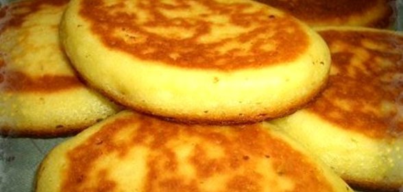Манные дрожжевые оладьи