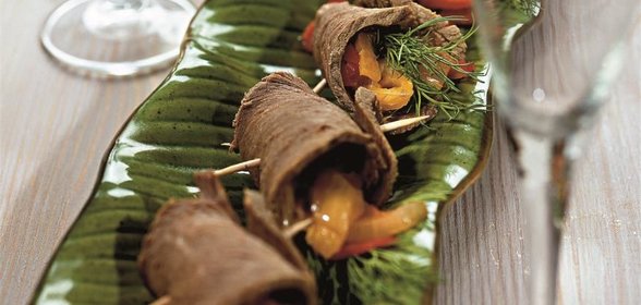 Рулеты из говядины с маринованным перцем