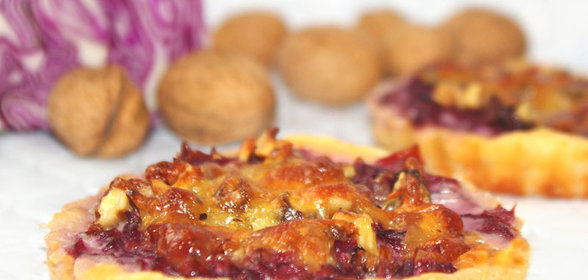 Судак в свекольном полене