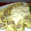 Фаршированные ракушки под сливочным соусом