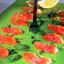 Маринованный лосось с оливковым маслом и свежими травами