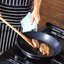 Эскалопы с луком-пореем и апельсиновым маслом