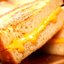 Бутерброды с жареным хлебом и сыром