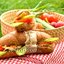 Сэндвич с курицей, сыром и помидорами