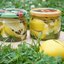 Маринованные лимоны с листьями смородины