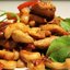 Острая курица с кешью и шампиньонами