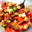 Овощной салат с гренками и уксусной заправкой