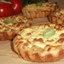 Мини пироги с луком пореем, курицей и сыром